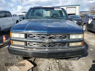 1998 Chevrolet Silverado 1500 with VIN 1GCEK14R3WZ215181, listed as a Copart auction lot 41839755 with 151,190 mi miles and Salvage Title. Bid and sale history available at DreamBid. Image 5.