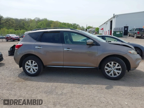 2011 Nissan Murano SL z VIN JN8AZ1MW8BW170528, wystawiony jako IAAI lot #42216327 z przebiegiem 131 687 mil mil oraz . Historia ofert i sprzedaży dostępna na DreamBid. Obrazek 13.