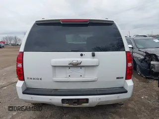 2008 Chevrolet Tahoe LTZ with VIN 1GNFK13098J160218, listed as a IAAI auction lot 40876511 with 186,701 mi miles and . Bid and sale history available at DreamBid. Image 16.