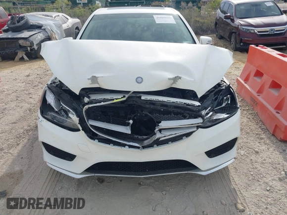 2014 Mercedes-Benz E-Class E 350 Sport with VIN WDDHF5KB1EA796617, listed as a IAAI auction lot 41869606 with 105,298 mi miles. Bid and sale history available at carsss.com. Image 6.