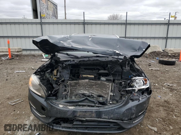 2015 Volvo V60 T5 Premier with VIN YV1612SK2F1221131, listed as a Copart auction lot 43855005 with 0 mi miles and Salvage Title. Bid and sale history available at carsss.com. Image 5.