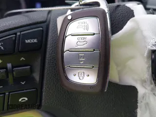 2019 Hyundai Tucson Value z VIN KM8J33A4XKU851129, wystawiony jako IAAI lot #42291275 z przebiegiem 127 705 mil mil oraz . Historia ofert i sprzedaży dostępna na DreamBid. Obrazek 11.