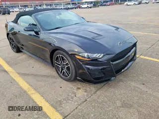 2021 Ford Mustang EcoBoost z VIN 1FATP8UH4M5100527, wystawiony jako Copart lot #66647245 z przebiegiem 65 906 mil mil oraz Czysty tytuł • Clean title. Historia ofert i sprzedaży dostępna na DreamBid. Obrazek 1.