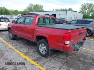 2017 Toyota Tacoma SR5 z VIN 3TMCZ5AN3HM059045, wystawiony jako IAAI lot #42331170 z przebiegiem 269 836 mil mil oraz . Historia ofert i sprzedaży dostępna na DreamBid. Obrazek 3.