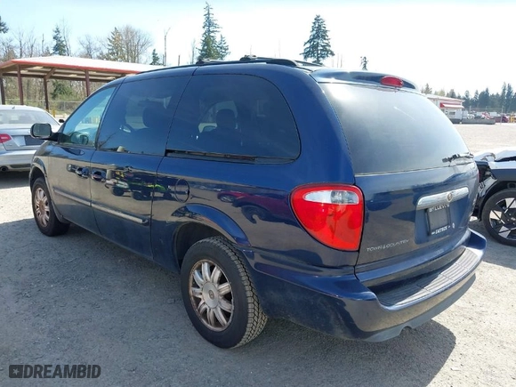 2006 Chrysler Town & Country LWB Touring with VIN 2A4GP54L86R739458, listed as a IAAI auction lot 41894980 with 96,220 mi miles. Bid and sale history available at carsss.com. Image 3.