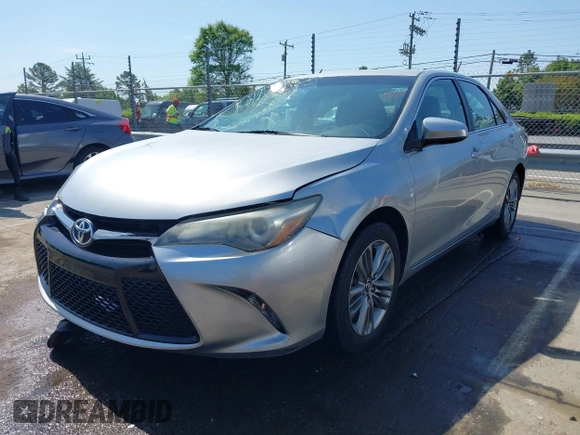 2015 Toyota Camry XLE with VIN 4T1BF1FK1FU100580, listed as a IAAI auction lot 42002060 with 111,739 mi miles. Bid and sale history available at carsss.com. Image 2.