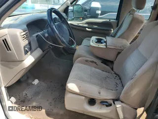 2002 Ford F-250 XL z VIN 1FTNX21F92EA00598, wystawiony jako Copart lot #58231845 z przebiegiem 178 784 mil mil oraz Szkoda całkowita • Salvage title. Historia ofert i sprzedaży dostępna na DreamBid. Obrazek 7.