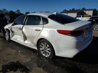 2017 Kia Optima LX z VIN 5XXGT4L35HG165653, wystawiony jako Copart lot #85765954 z przebiegiem 130 135 mil mil oraz Szkoda całkowita • Salvage title. Historia ofert i sprzedaży dostępna na DreamBid. Obrazek 2.