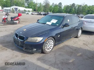 2009 BMW 3 Series 328i z VIN WBAPH73559E128562, wystawiony jako IAAI lot #42129719 z przebiegiem 172 682 mil mil oraz . Historia ofert i sprzedaży dostępna na DreamBid. Obrazek 2.