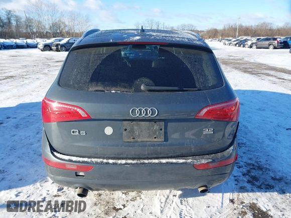 2010 Audi Q5 Premium with VIN WA1CKAFP6AA101860, listed as a IAAI auction lot 41270082 with 283,741 mi miles. Bid and sale history available at carsss.com. Image 16.