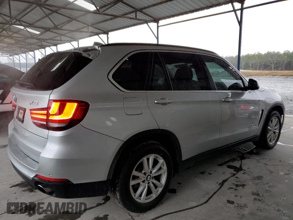2015 BMW X5 sDrive35i with VIN 5UXKR2C57F0H39345, listed as a Copart auction lot 48373965 with 197,310 mi miles and Clean Title. Bid and sale history available at carsss.com. Image 3.