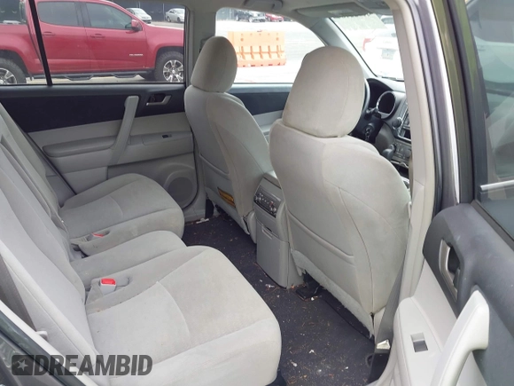 2013 Toyota Highlander with VIN 5TDZA3EH2DS045965, listed as a IAAI auction lot 41922104 with 182,688 mi miles and . Bid and sale history available at DreamBid. Image 8.