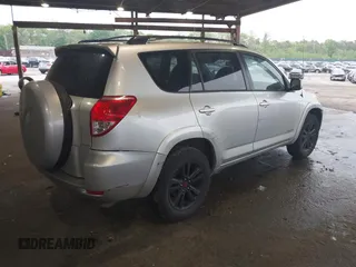 2006 Toyota RAV4 Sport z VIN JTMBD32V366010048, wystawiony jako IAAI lot #42253991 z przebiegiem 271 034 mil mil oraz . Historia ofert i sprzedaży dostępna na DreamBid. Obrazek 4.