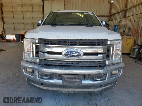 2018 Ford F-250 XL z VIN 1FT7W2BT9JEB71401, wystawiony jako Copart lot #63932135 z przebiegiem 135 383 mil mil oraz Szkoda całkowita • Salvage title. Historia ofert i sprzedaży dostępna na DreamBid. Obrazek 5.