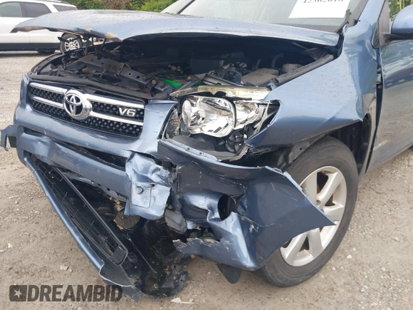 2008 Toyota RAV4 Limited with VIN JTMZK31V086014454, listed as a IAAI auction lot 42302018 with Not provided miles and . Bid and sale history available at DreamBid. Image 6.