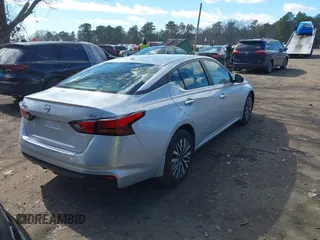 2023 Nissan Altima SV z VIN 1N4BL4DV3PN332952, wystawiony jako IAAI lot #41731261 z przebiegiem 16 720 mil mil oraz . Historia ofert i sprzedaży dostępna na DreamBid. Obrazek 4.