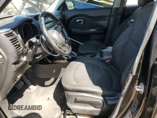 2016 Kia Soul + z VIN KNDJP3A55G7332304, wystawiony jako Copart lot #50193855 z przebiegiem 146 014 mil mil oraz Szkoda całkowita • Salvage title. Historia ofert i sprzedaży dostępna na DreamBid. Obrazek 7.