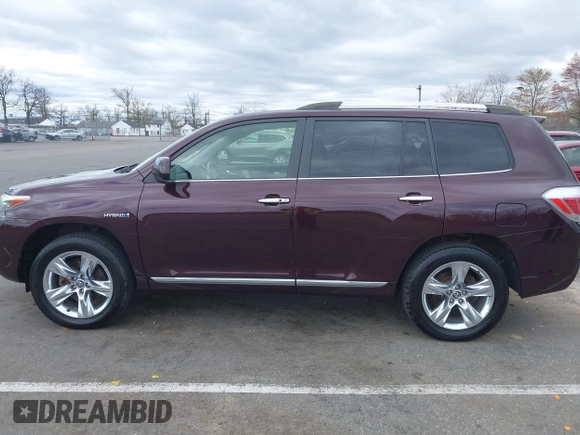 2013 Toyota Highlander Limited z VIN JTEDC3EH7D2017120, wystawiony jako IAAI lot #42060409 z przebiegiem 122 721 mil mil oraz . Historia ofert i sprzedaży dostępna na DreamBid. Obrazek 14.