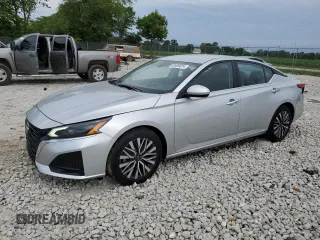 2023 Nissan Altima 2.5 SV with VIN 1N4BL4DVXPN321995, listed as a Copart auction lot 60495824 with 40,840 mi miles and Salvage Title. Bid and sale history available at carsss.com. Image 1.