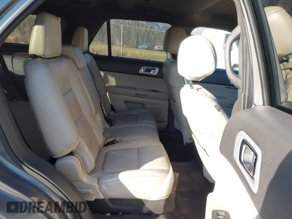 2013 Ford Explorer XLT with VIN 1FM5K7D84DGA86611, listed as a IAAI auction lot 41765690 with 189,794 mi miles. Bid and sale history available at carsss.com. Image 8.
