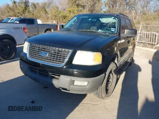 2006 Ford Expedition Special Service with VIN 1FMPU15566LA84616, listed as a IAAI auction lot 41303202 with 372,508 mi miles. Bid and sale history available at carsss.com. Image 2.