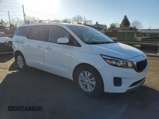 2017 Kia Sedona LX with VIN KNDMB5C19H6325946, listed as a Copart auction lot 82248594 with 139,172 mi miles and Salvage Title. Bid and sale history available at carsss.com. Image 4.