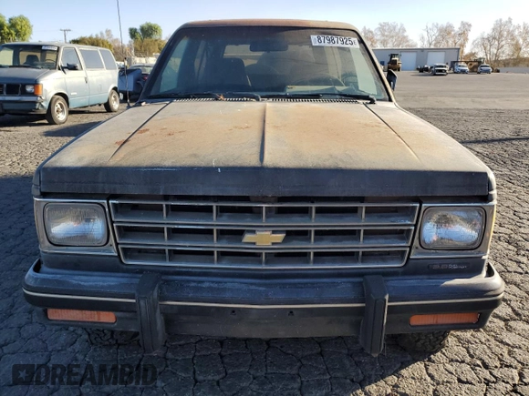 1986 Chevrolet Blazer z VIN 1G8CT18RXG8180574, wystawiony jako Copart lot #87987925 z przebiegiem 82 571 mil mil oraz Szkoda całkowita • Salvage title. Historia ofert i sprzedaży dostępna na DreamBid. Obrazek 5.