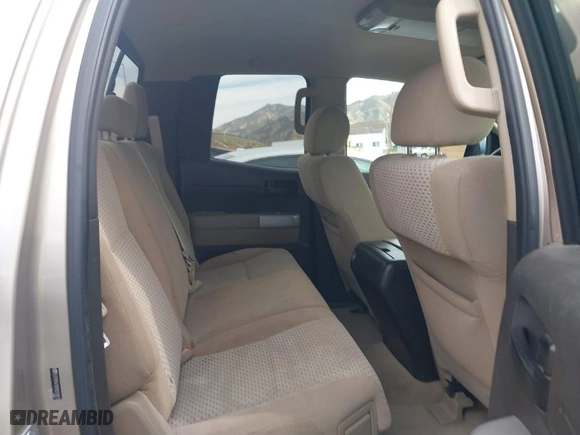 2007 Toyota Tundra SR5 with VIN 5TFRV54197X031872, listed as a IAAI auction lot 41593418 with 246,426 mi miles. Bid and sale history available at carsss.com. Image 8.