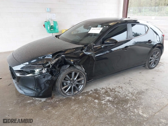 2019 Mazda Mazda3 Hatchback w/Preferred Pkg with VIN JM1BPAMM7K1142723, listed as a IAAI auction lot 42013908 with 28,319 mi miles. Bid and sale history available at carsss.com. Image 17.