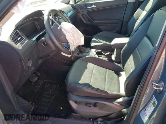 2021 Volkswagen Tiguan SE with VIN 3VV3B7AX8MM104042, listed as a Copart auction lot 53059115 with 44,219 mi miles and Salvage Title. Bid and sale history available at DreamBid. Image 7.