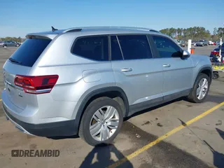 2019 Volkswagen Atlas SE with VIN 1V2UR2CA9KC527512, listed as a IAAI auction lot 41882212 with 102,765 mi miles and . Bid and sale history available at DreamBid. Image 4.