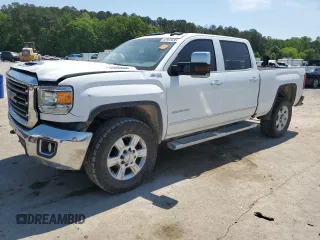 2018 GMC Sierra 2500HD SLT z VIN 1GT12TEY7JF253992, wystawiony jako Copart lot #52905695 z przebiegiem 171 527 mil mil oraz Szkoda całkowita • Salvage title. Historia ofert i sprzedaży dostępna na DreamBid. Obrazek 1.