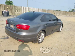 2011 Volkswagen Jetta SE с VIN 3VWDZ7AJ1BM352119, выставлен на аукционе IAAI как лот 42438454 с пробегом 120 328 миль миль и . История ставок и продаж доступна на DreamBid. Изображение 4.