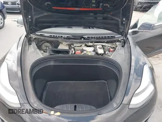 2018 Tesla Model 3 Long Range Battery z VIN 5YJ3E1EB3JF178812, wystawiony jako IAAI lot #42124838 z przebiegiem 124 229 mil mil oraz . Historia ofert i sprzedaży dostępna na DreamBid. Obrazek 10.