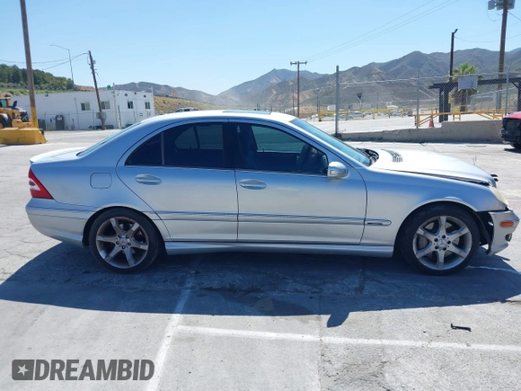 2007 Mercedes-Benz C 230 Sport с VIN WDBRF52H57F903725, выставлен на аукционе IAAI как лот 42310316 с пробегом 165 539 миль миль и . История ставок и продаж доступна на DreamBid. Изображение 13.