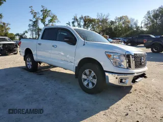 2018 Nissan Titan SV with VIN 1N6AA1E6XJN537139, listed as a Copart auction lot 49924305 with 61,835 mi miles and Salvage Title. Bid and sale history available at carsss.com. Image 4.