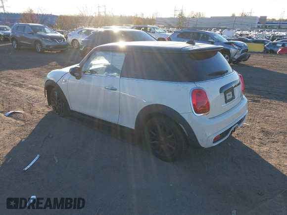 2020 MINI Hardtop Cooper S z VIN WMWXR5C00L2L49498, wystawiony jako IAAI lot #40679562 z przebiegiem 48 387 mil mil oraz . Historia ofert i sprzedaży dostępna na DreamBid. Obrazek 3.