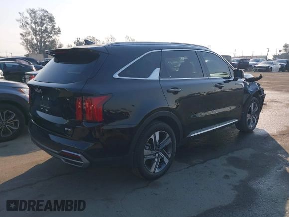 2024 Kia Sorento SX Prestige with VIN KNDRKDLG7R5259912, listed as a IAAI auction lot 41265462 with 33,786 mi miles and . Bid and sale history available at DreamBid. Image 4.