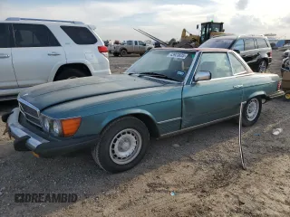 1984 Mercedes-Benz 380 with VIN WDBBA45AXEA010159, listed as a Copart auction lot 43923635 with 139,999 mi miles and Clean Title. Bid and sale history available at carsss.com. Image 1.