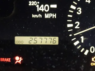 2002 Lexus RX 300 with VIN JTJHF10U020285132, listed as a IAAI auction lot 42153983 with 257,776 mi miles. Bid and sale history available at carsss.com. Image 12.