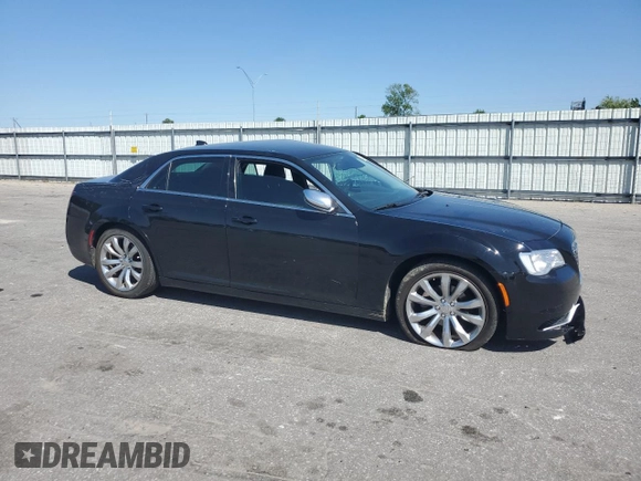 2018 Chrysler 300 Touring z VIN 2C3CCAAG7JH315532, wystawiony jako Copart lot #53404095 z przebiegiem 124 754 mil mil oraz Szkoda całkowita • Salvage title. Historia ofert i sprzedaży dostępna na DreamBid. Obrazek 4.