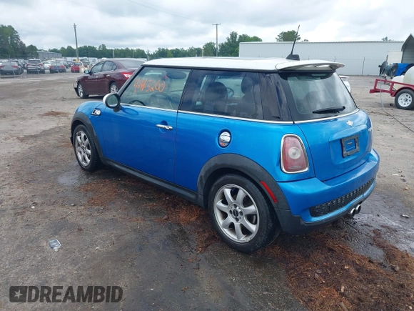 2010 MINI Hardtop S with VIN WMWMF7C55ATW88946, listed as a IAAI auction lot 42443200 with 104,953 mi miles and . Bid and sale history available at DreamBid. Image 3.
