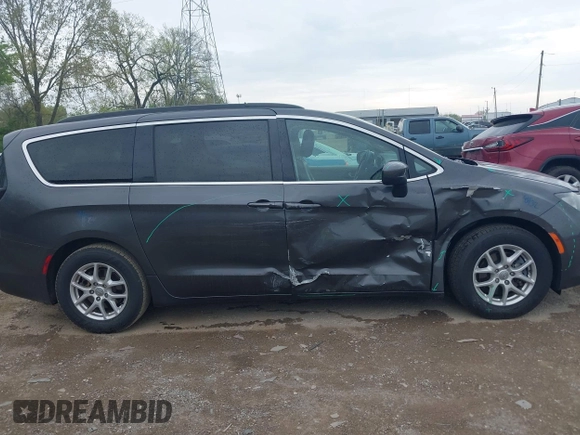 2020 Chrysler Voyager LXi z VIN 2C4RC1DG9LR265439, wystawiony jako IAAI lot #42122596 z przebiegiem 117 662 mil mil oraz . Historia ofert i sprzedaży dostępna na DreamBid. Obrazek 13.