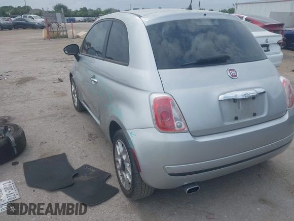 2013 FIAT 500 Pop z VIN 3C3CFFAR6DT633062, wystawiony jako IAAI lot #42302507 z przebiegiem 184 023 mil mil oraz . Historia ofert i sprzedaży dostępna na DreamBid. Obrazek 3.