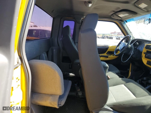 2002 Ford Ranger XL Fleet with VIN 1FTYR44V72PB22855, listed as a Copart auction lot 46700645 with 261,126 mi miles and Salvage Title. Bid and sale history available at carsss.com. Image 10.