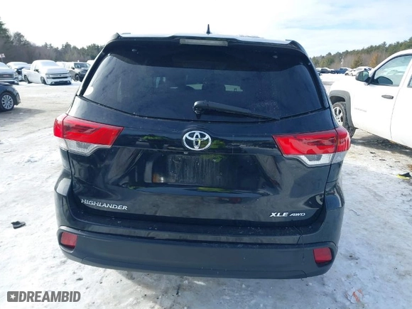 2018 Toyota Highlander SE with VIN 5TDJZRFH4JS859036, listed as a IAAI auction lot 41640089 with 103,643 mi miles. Bid and sale history available at carsss.com. Image 17.
