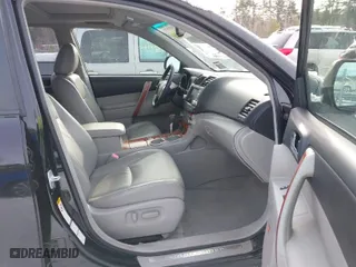 2010 Toyota Highlander Limited with VIN JTEDK3EH5A2163269, listed as a IAAI auction lot 41553517 with 114,794 mi miles. Bid and sale history available at carsss.com. Image 5.