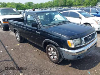 1998 Nissan Frontier XE z VIN 1N6DD21S5WC305516, wystawiony jako IAAI lot #42128088 z przebiegiem Nie podano mil oraz . Historia ofert i sprzedaży dostępna na DreamBid. Obrazek 1.