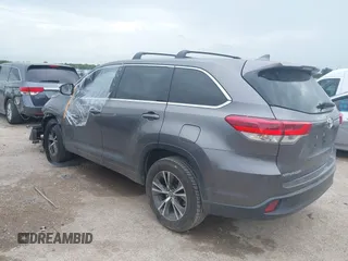 2018 Toyota Highlander LE with VIN 5TDZZRFH0JS236919, listed as a IAAI auction lot 42642151 with 121,266 mi miles and . Bid and sale history available at DreamBid. Image 3.