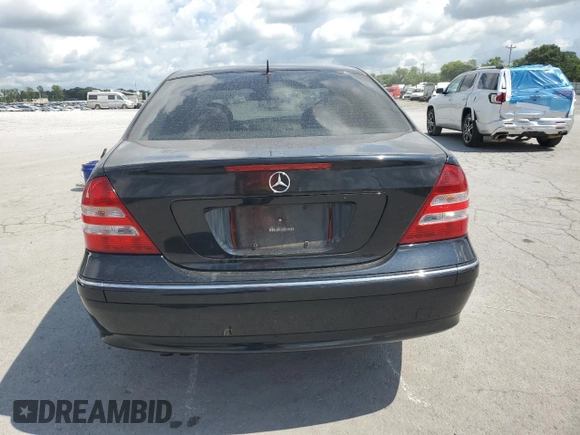 2005 Mercedes-Benz C 240 z VIN WDBRF61J05A771378, wystawiony jako Copart lot #64132575 z przebiegiem 134 018 mil mil oraz Szkoda całkowita • Salvage title. Historia ofert i sprzedaży dostępna na DreamBid. Obrazek 6.